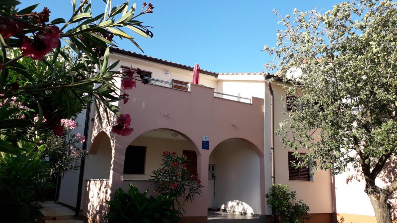 Apartmani Mia Ližnjan Exteriér fotografie